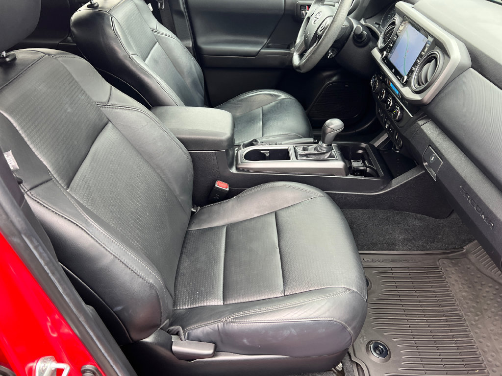 Used 2023 Toyota Tacoma TRD Sport w/ TRD Premium Sport Package AWD/4WD image 13