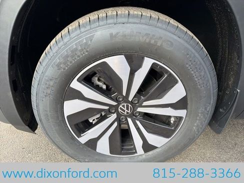 New 2026 Volkswagen Atlas SE image 28