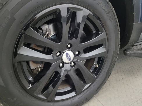 Used 2018 Ford Explorer XLT w/ Equipment Group 202A image 31