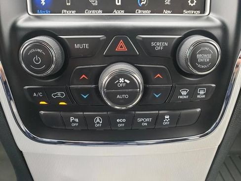 Used 2018 Jeep Grand Cherokee Limited AWD/4WD image 23