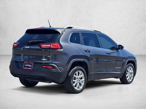 Used 2016 Jeep Cherokee Latitude w/ Safety/Convenience Group FWD image 8