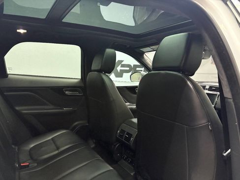 Used 2020 Jaguar F-PACE Premium image 47