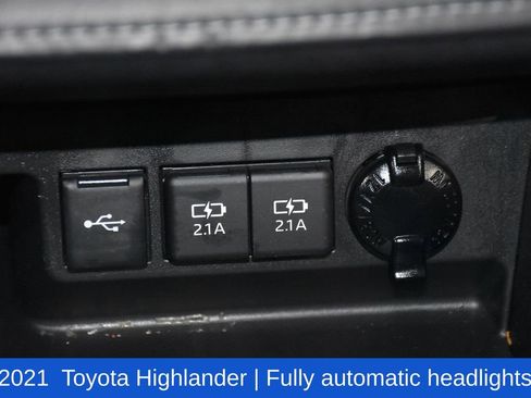 Used 2021 Toyota Highlander XSE image 18