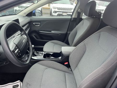 Used 2025 Kia K4 LXS image 25