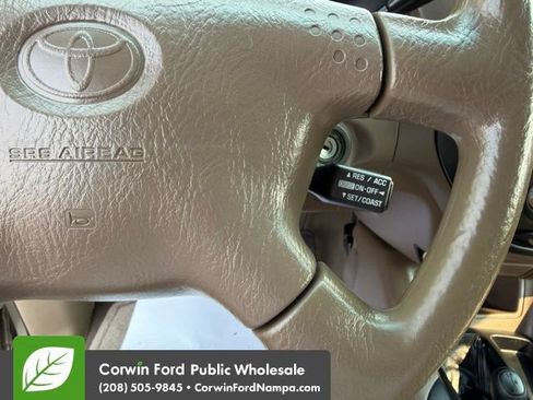 Used 2001 Toyota Sequoia SR5 AWD/4WD image 18