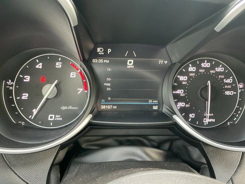 Used 2022 Alfa Romeo Giulia Ti image 9