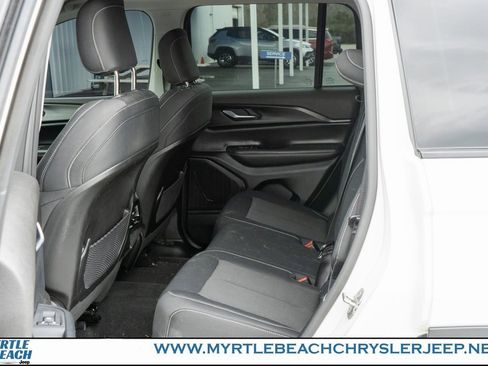 Certified 2023 Jeep Grand Cherokee Laredo image 13