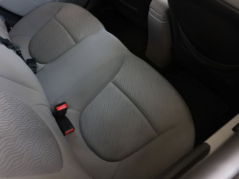 Used 2013 Hyundai Accent GLS w/ Premium Pkg FWD image 16