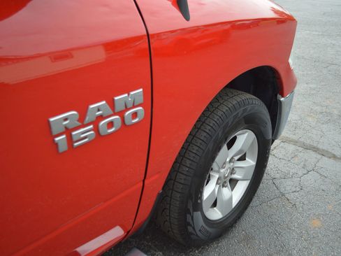 Used 2018 RAM 1500 Classic SLT w/ Luxury Group AWD/4WD image 10