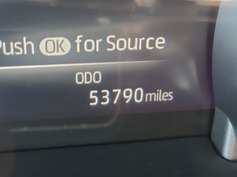 Used 2023 Toyota Highlander XLE AWD/4WD image 24