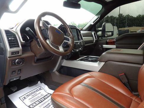 Used 2022 Ford F350 King Ranch w/ King Ranch Ultimate Package AWD/4WD image 16