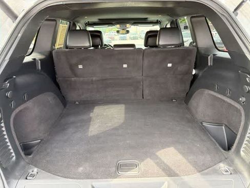 Used 2019 Jeep Grand Cherokee Altitude AWD/4WD image 27