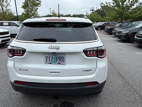 Used 2024 Jeep Compass Latitude AWD/4WD image 9