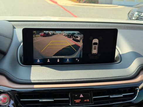 Certified 2024 Acura MDX FWD w/ Technology Package image 2