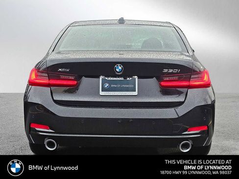 New 2026 BMW 330i xDrive Sedan w/ Premium Package AWD/4WD image 4