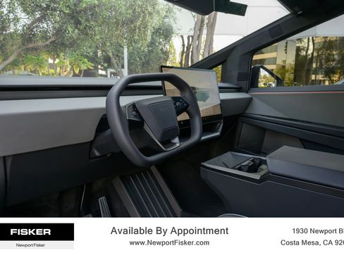 Used 2024 Tesla Cybertruck AWD Crew Cab image 12