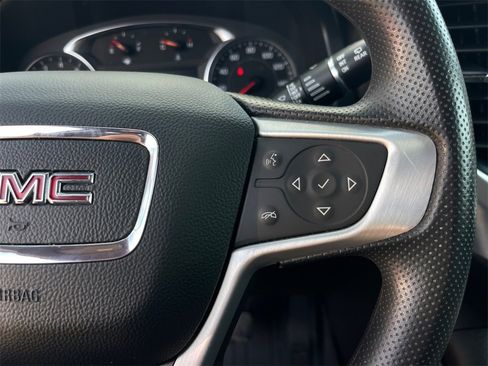 Used 2023 GMC Acadia SLE w/ Driver Convenience Package image 13