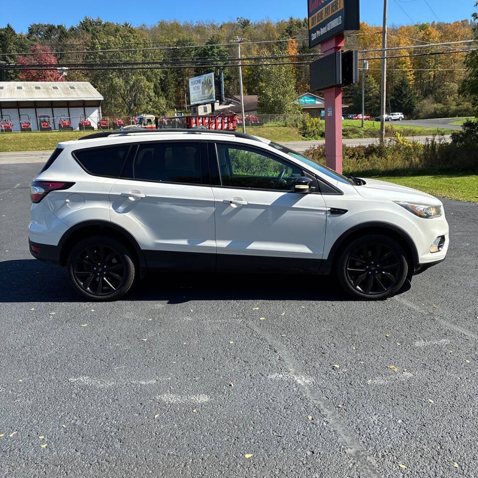 Used 2017 Ford Escape Titanium AWD/4WD image 6