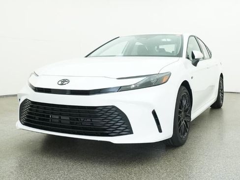 New 2026 Toyota Camry LE FWD image 32