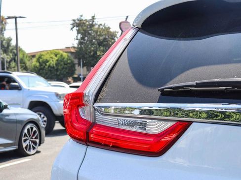 Used 2018 Honda CR-V Touring image 11