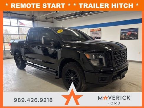 Used 2019 Nissan Titan SL image 3
