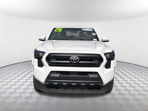 Certified 2025 Toyota Tacoma SR5 AWD/4WD image 2