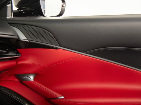 Certified 2024 Ferrari Roma Spider RWD image 45