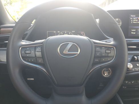 Certified 2022 Lexus ES 350 w/ Premium Package image 21