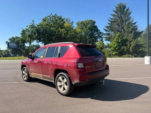Used 2015 Jeep Compass Latitude AWD/4WD image 3