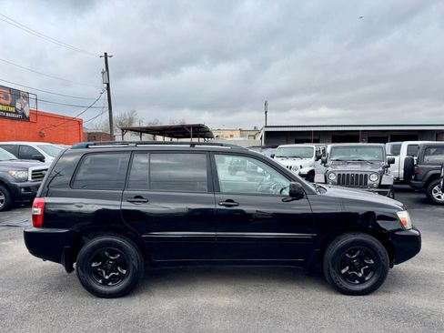 Used 2005 Toyota Highlander 2WD V6 image 2