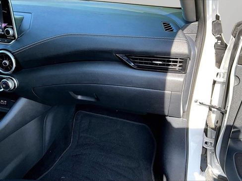 Used 2024 Nissan Sentra SV FWD image 19