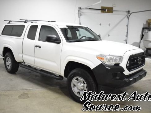 Used 2022 Toyota Tacoma SR RWD image 6