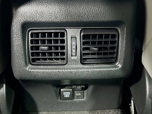 Used 2025 Toyota Camry SE w/ Convenience Package FWD image 21