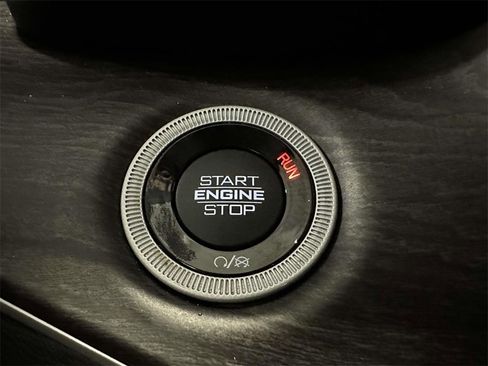 Used 2023 Jeep Grand Cherokee L Limited image 30