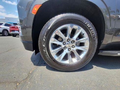 Used 2021 Chevrolet Tahoe Premier AWD/4WD image 32