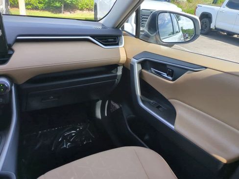Certified 2022 Toyota RAV4 XLE w/ Convenience Package image 16