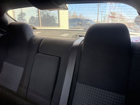 Used 2022 Dodge Challenger GT image 4