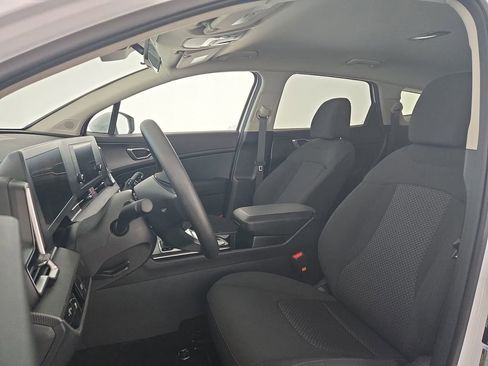 Used 2025 Kia Sportage LX image 23