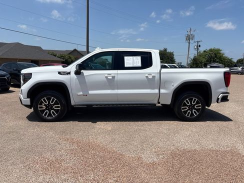 Used 2024 GMC Sierra 1500 AT4 w/ Technology Package AWD/4WD image 2