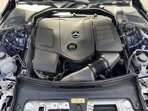Used 2025 Mercedes-Benz C 300 4MATIC Sedan image 10