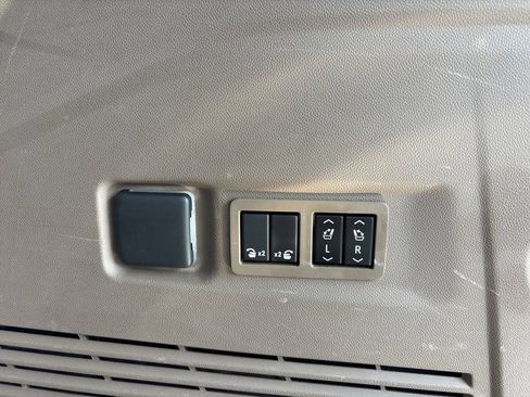 Used 2022 GMC Yukon XL Denali w/ Denali Reserve Package AWD/4WD image 10