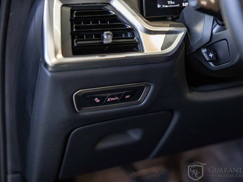 Used 2025 BMW X7 xDrive40i w/ Premium Package image 25
