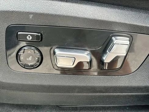 Used 2025 BMW X7 xDrive40i AWD/4WD image 41