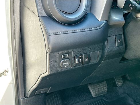 Used 2018 Toyota RAV4 XLE image 10