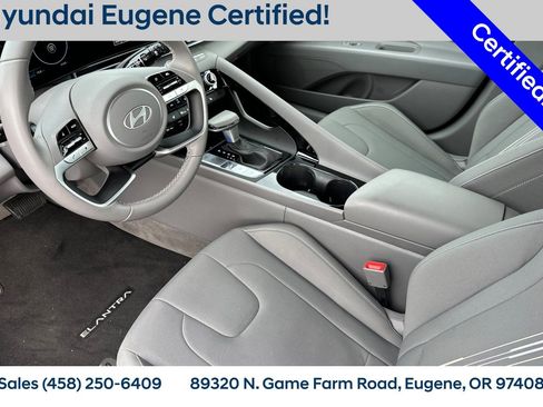 Used 2025 Hyundai Elantra SEL image 12