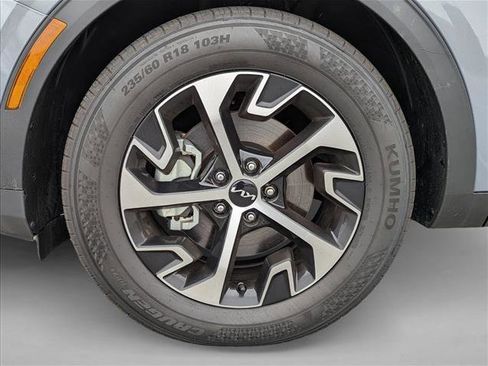 Used 2025 Kia Sportage EX image 9