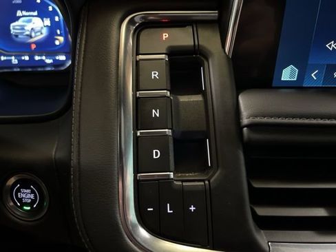 Used 2024 Chevrolet Suburban LT AWD/4WD image 33