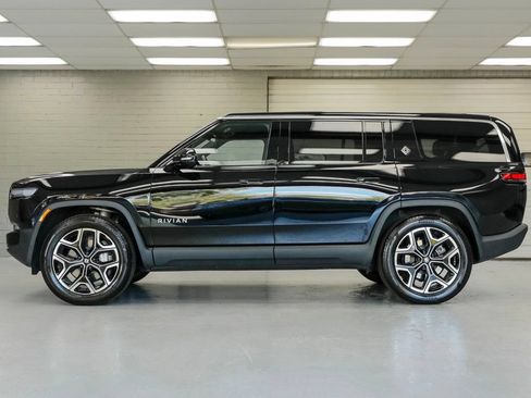 Used 2025 Rivian R1S Adventure AWD/4WD image 6