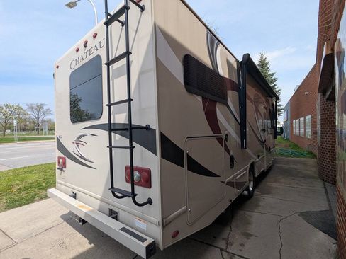 Used 2017 Ford E-450 and Econoline 450 Super Duty w/ Motorhome Prep Package RWD image 19