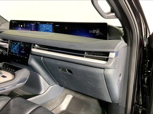 Used 2026 Lincoln Navigator Reserve w/ Jet Appearance Package AWD/4WD image 19